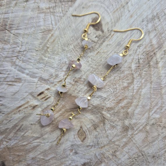 Mooie oorhangers in echt goldplated met Rozenkwarts
