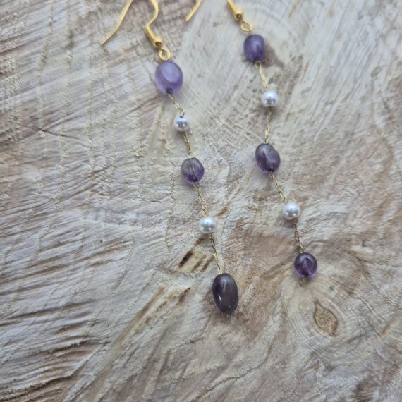 Prachtige oorhangers in echt goldplated met Amethist.